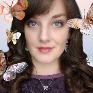 Ashey's Closet: Vintage Gems, Natural Fabrics, & High-End Kids' Pre-loved. ✨